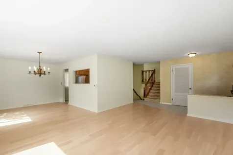 9306 Lavergne Avenue Skokie IL 60077