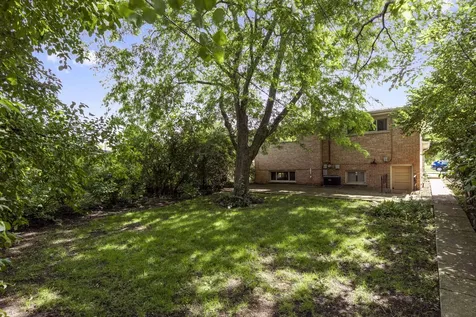 9306 Lavergne Avenue Skokie IL 60077