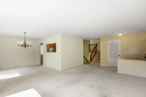9306 Lavergne Avenue Skokie IL 60077