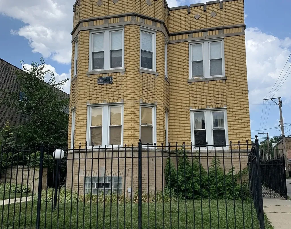 5214 West Crystal Street Chicago IL 60651
