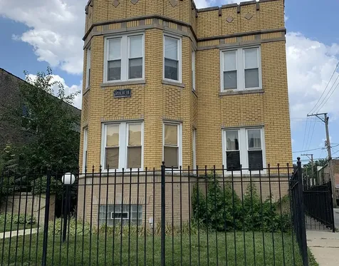 5214 West Crystal Street Chicago IL 60651