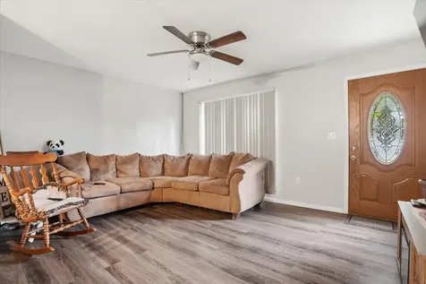 2042 Gideon Avenue Zion IL 60099