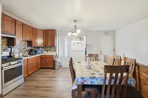 2042 Gideon Avenue Zion IL 60099