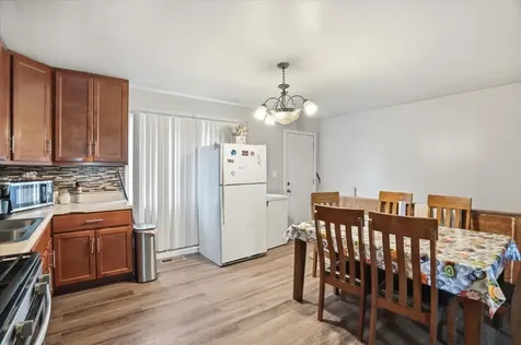 2042 Gideon Avenue Zion IL 60099