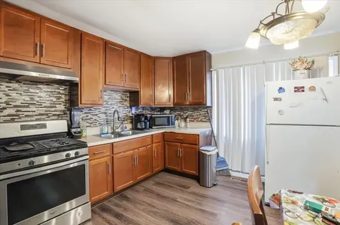2042 Gideon Avenue Zion IL 60099