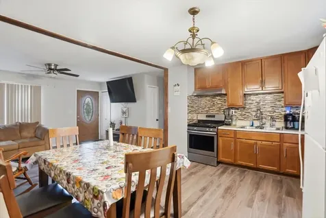 2042 Gideon Avenue Zion IL 60099