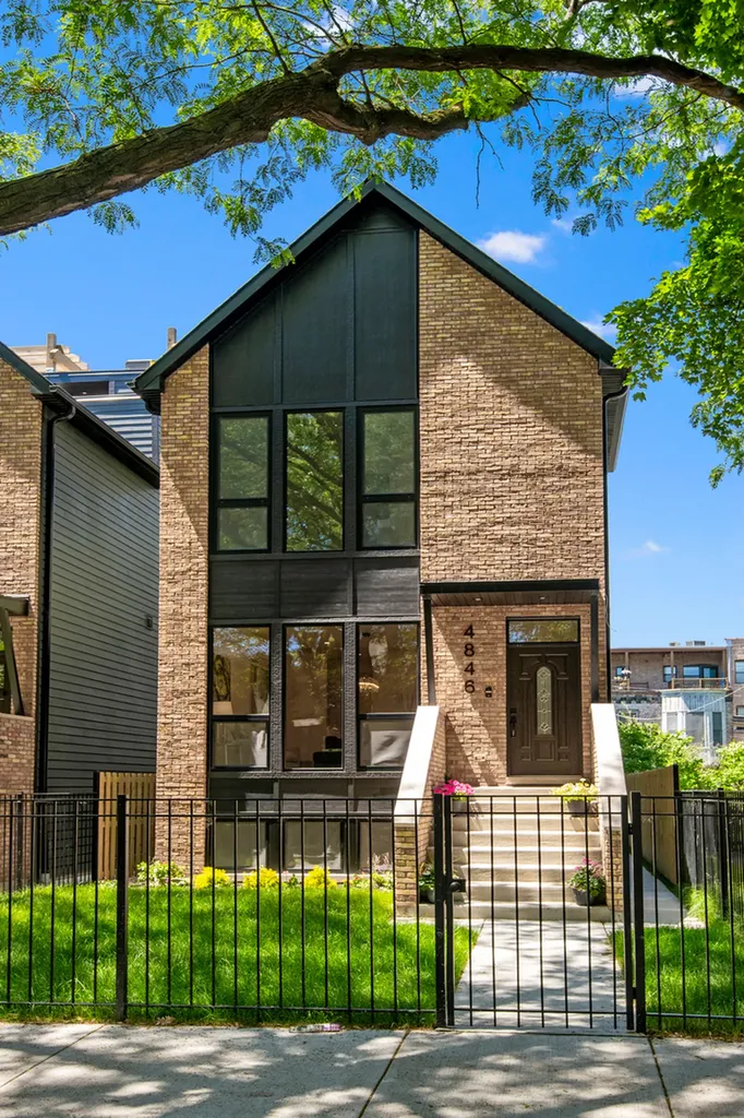 4846 North Hermitage Avenue Chicago IL 60640