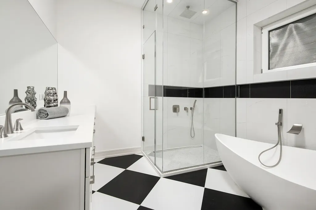 4846 North Hermitage Avenue Chicago IL 60640