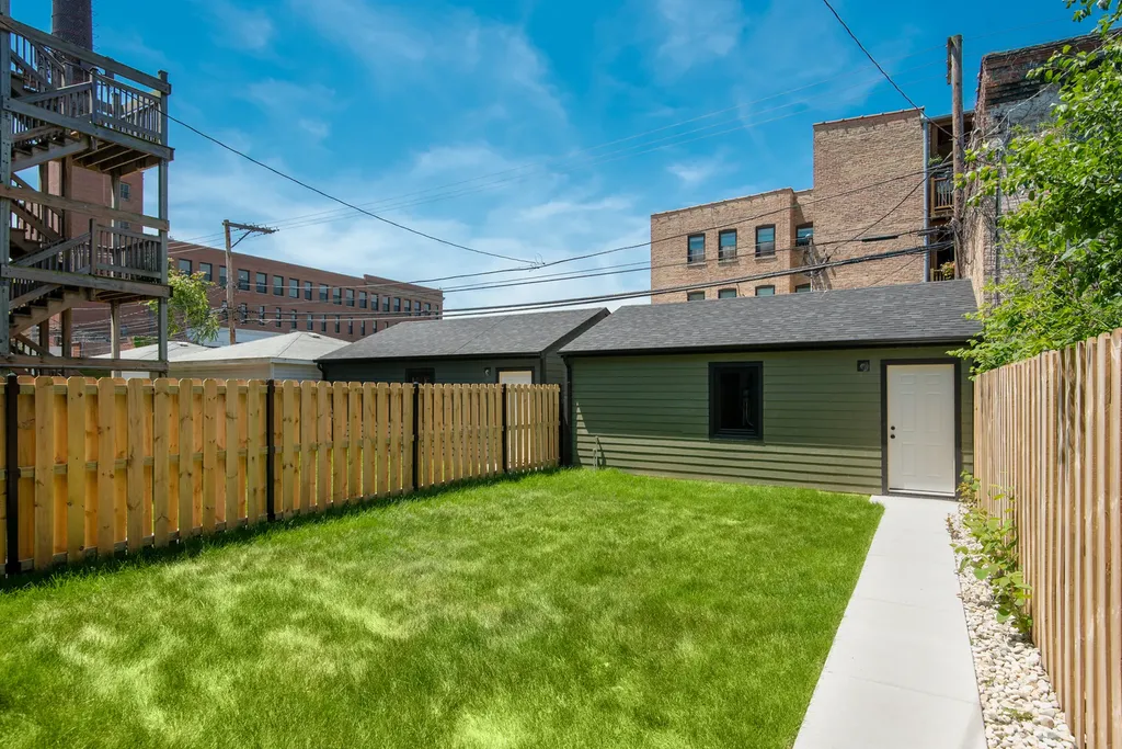 4846 North Hermitage Avenue Chicago IL 60640