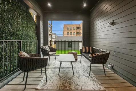 4846 North Hermitage Avenue Chicago IL 60640