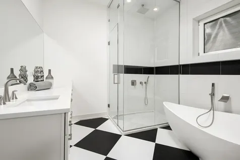4846 North Hermitage Avenue Chicago IL 60640