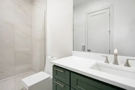 4846 North Hermitage Avenue Chicago IL 60640