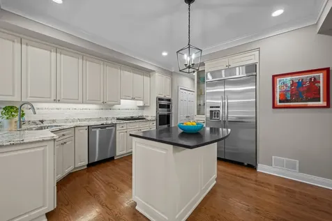 861 Gloucester Crossing Lake Forest IL 60045