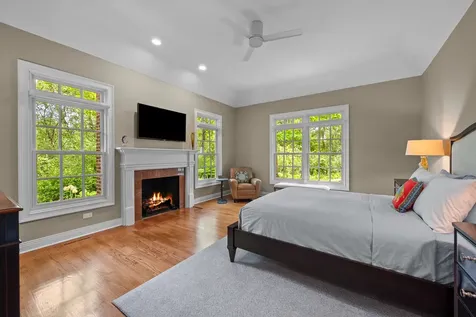 861 Gloucester Crossing Lake Forest IL 60045