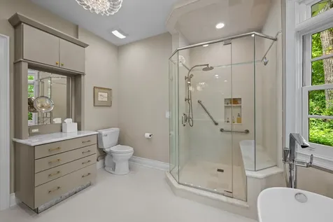 861 Gloucester Crossing Lake Forest IL 60045
