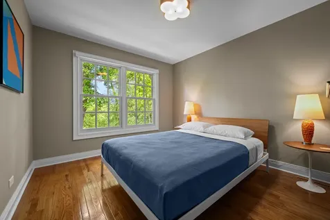 861 Gloucester Crossing Lake Forest IL 60045