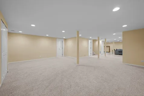 861 Gloucester Crossing Lake Forest IL 60045