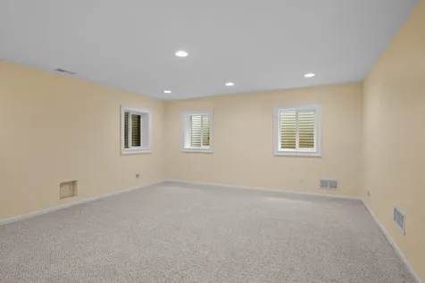 861 Gloucester Crossing Lake Forest IL 60045