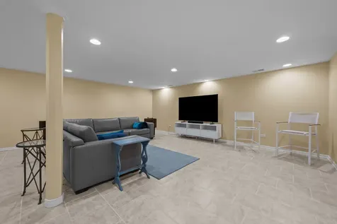 861 Gloucester Crossing Lake Forest IL 60045
