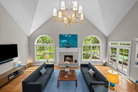 861 Gloucester Crossing Lake Forest IL 60045