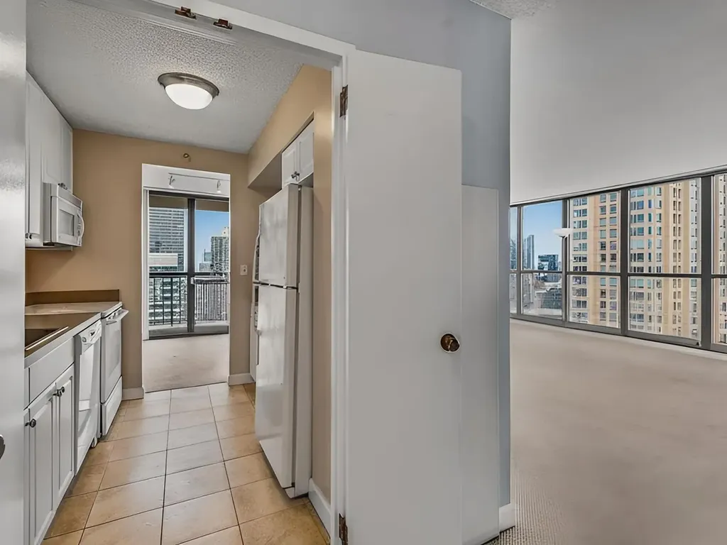10 East Ontario Street Chicago IL 60611