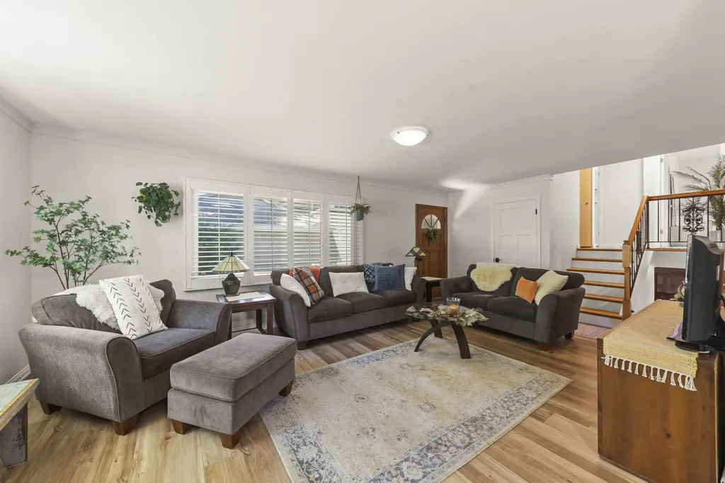 257 South Milton Avenue Glen Ellyn IL 60137