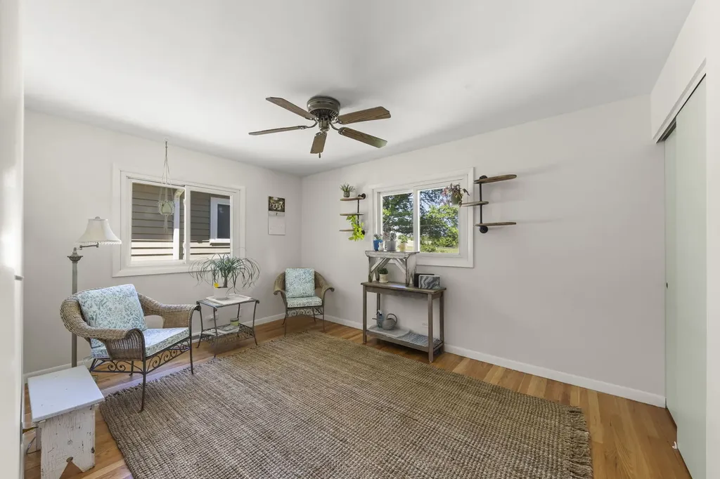 257 South Milton Avenue Glen Ellyn IL 60137