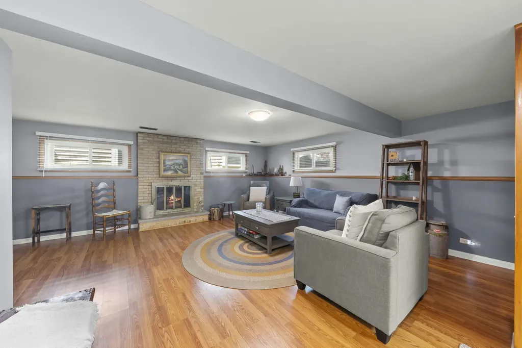 257 South Milton Avenue Glen Ellyn IL 60137