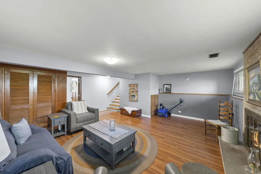 257 South Milton Avenue Glen Ellyn IL 60137