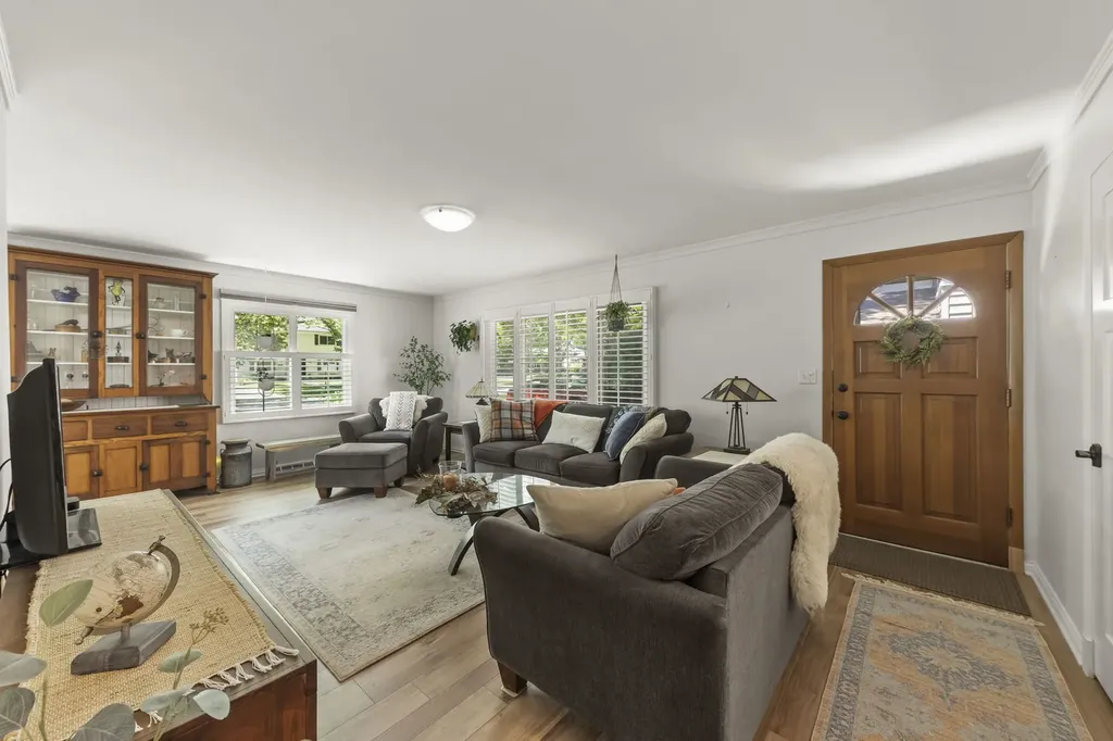 257 South Milton Avenue Glen Ellyn IL 60137