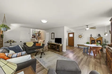 257 South Milton Avenue Glen Ellyn IL 60137