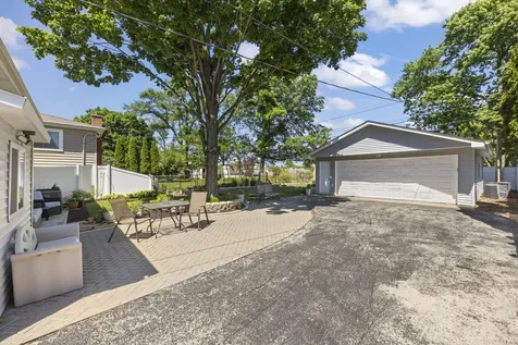 257 South Milton Avenue Glen Ellyn IL 60137