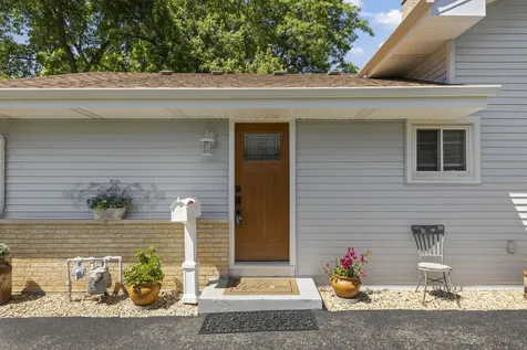 257 South Milton Avenue Glen Ellyn IL 60137