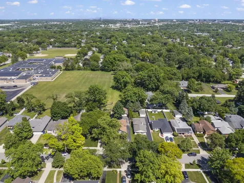 257 South Milton Avenue Glen Ellyn IL 60137