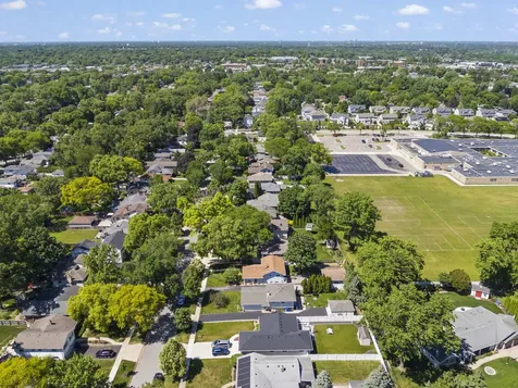 257 South Milton Avenue Glen Ellyn IL 60137