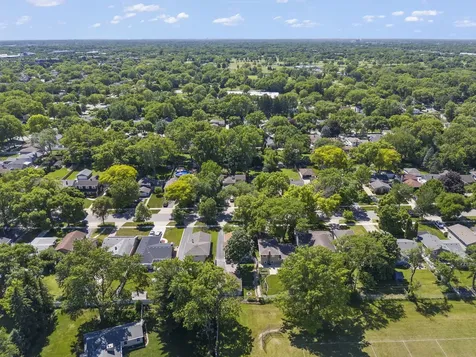 257 South Milton Avenue Glen Ellyn IL 60137