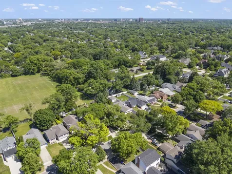 257 South Milton Avenue Glen Ellyn IL 60137