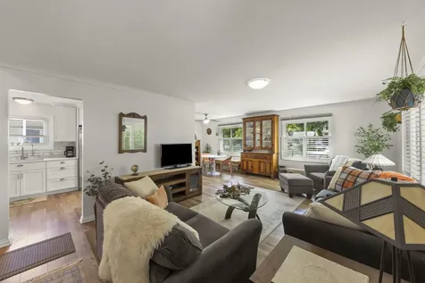 257 South Milton Avenue Glen Ellyn IL 60137