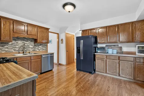 6835 177TH Street Tinley Park IL 60477