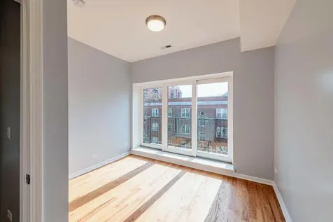 1022 West Ainslie Street Chicago IL 60640