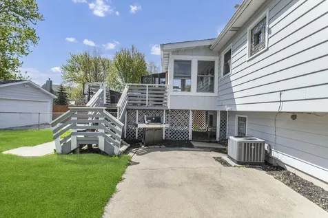 419 Deerpath Drive Lindenhurst IL 60046