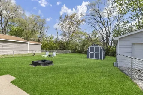 419 Deerpath Drive Lindenhurst IL 60046