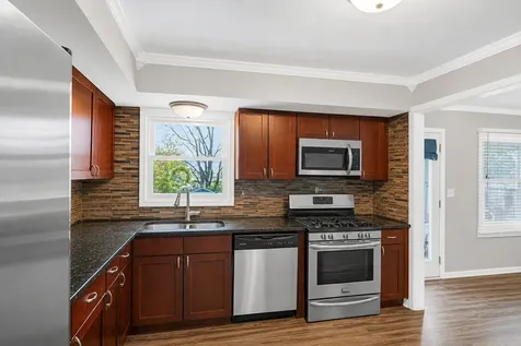 419 Deerpath Drive Lindenhurst IL 60046