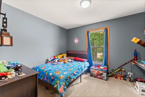 1820 West Oakleaf Drive Mchenry IL 60051