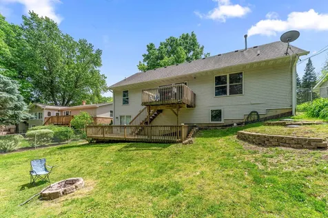 1820 West Oakleaf Drive Mchenry IL 60051