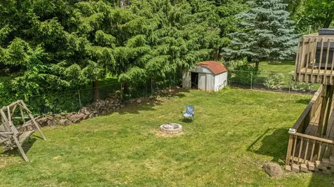 1820 West Oakleaf Drive Mchenry IL 60051