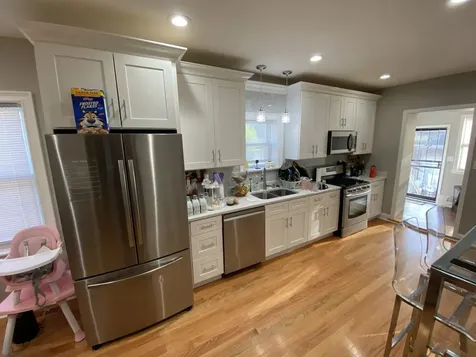 8136 South Luella Avenue Chicago IL 60617