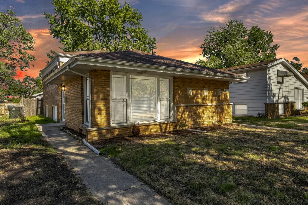 14613 Dante Avenue Dolton IL 60419