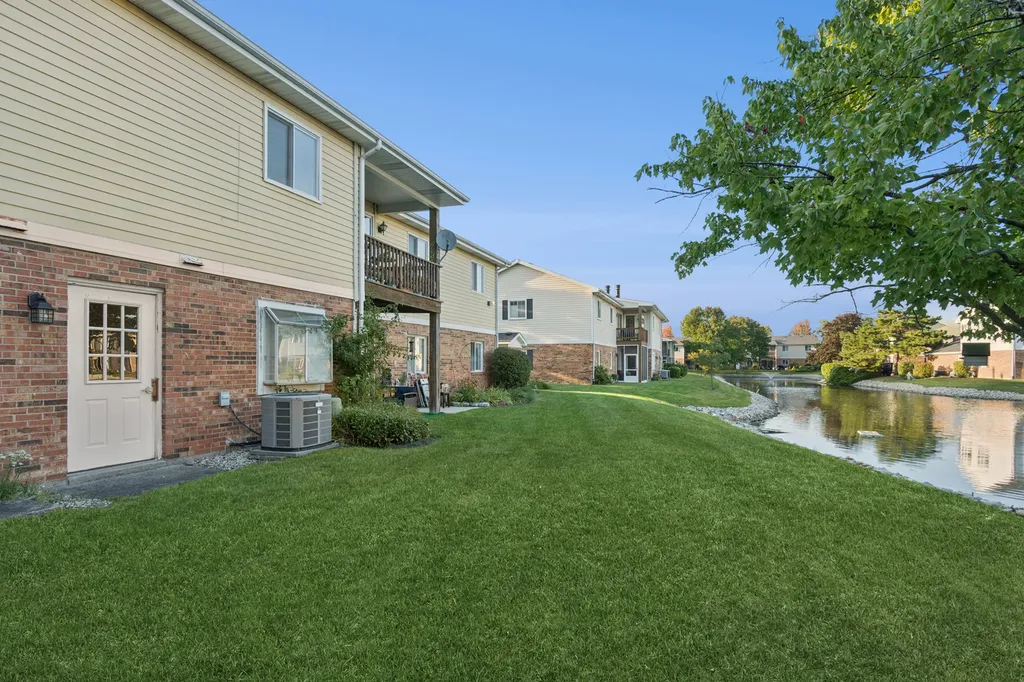 7235 Willow Way Lane Willowbrook IL 60527