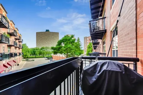 1910 South State Street Chicago IL 60616